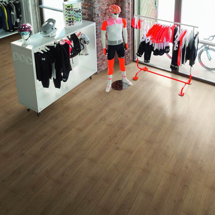 suelo-laminado-oscuro-para-tienda
