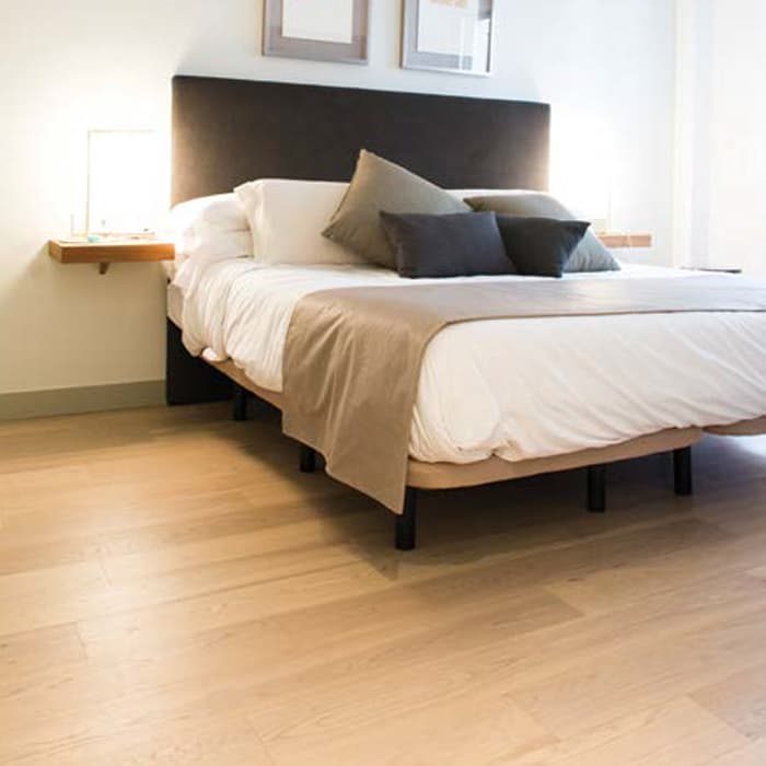 suelo madera barnizado