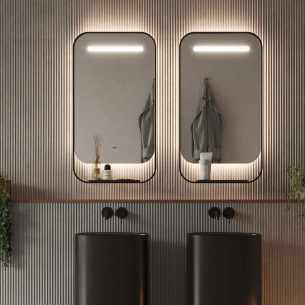 Espejo de baño rectangular con marco negro, repisa y luz LED regulable